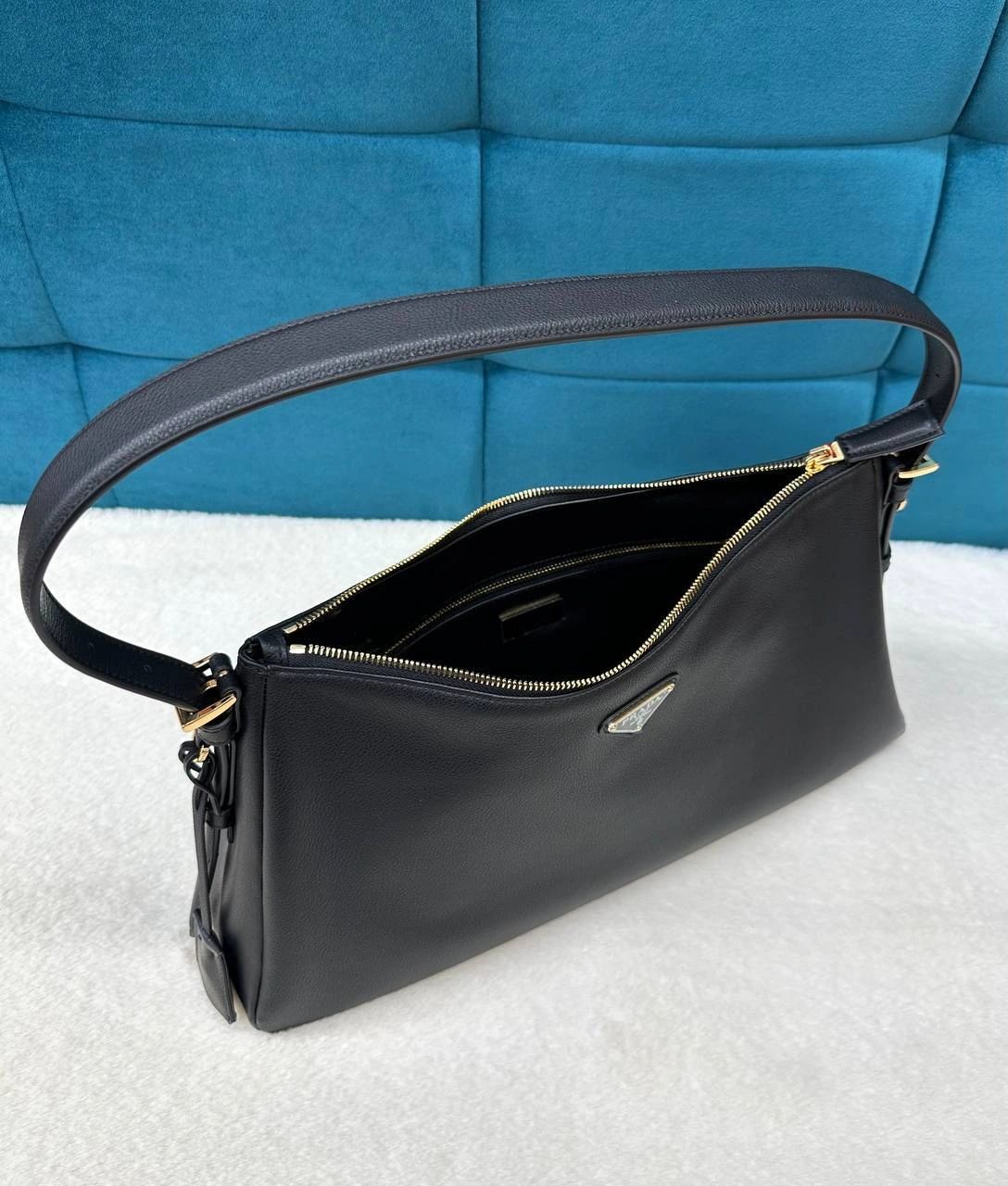 Prada Aimée medium leather shoulder bag black - Image 6