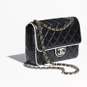 Chanel Clutch with chain - Lambskin & gold-tone metal, black