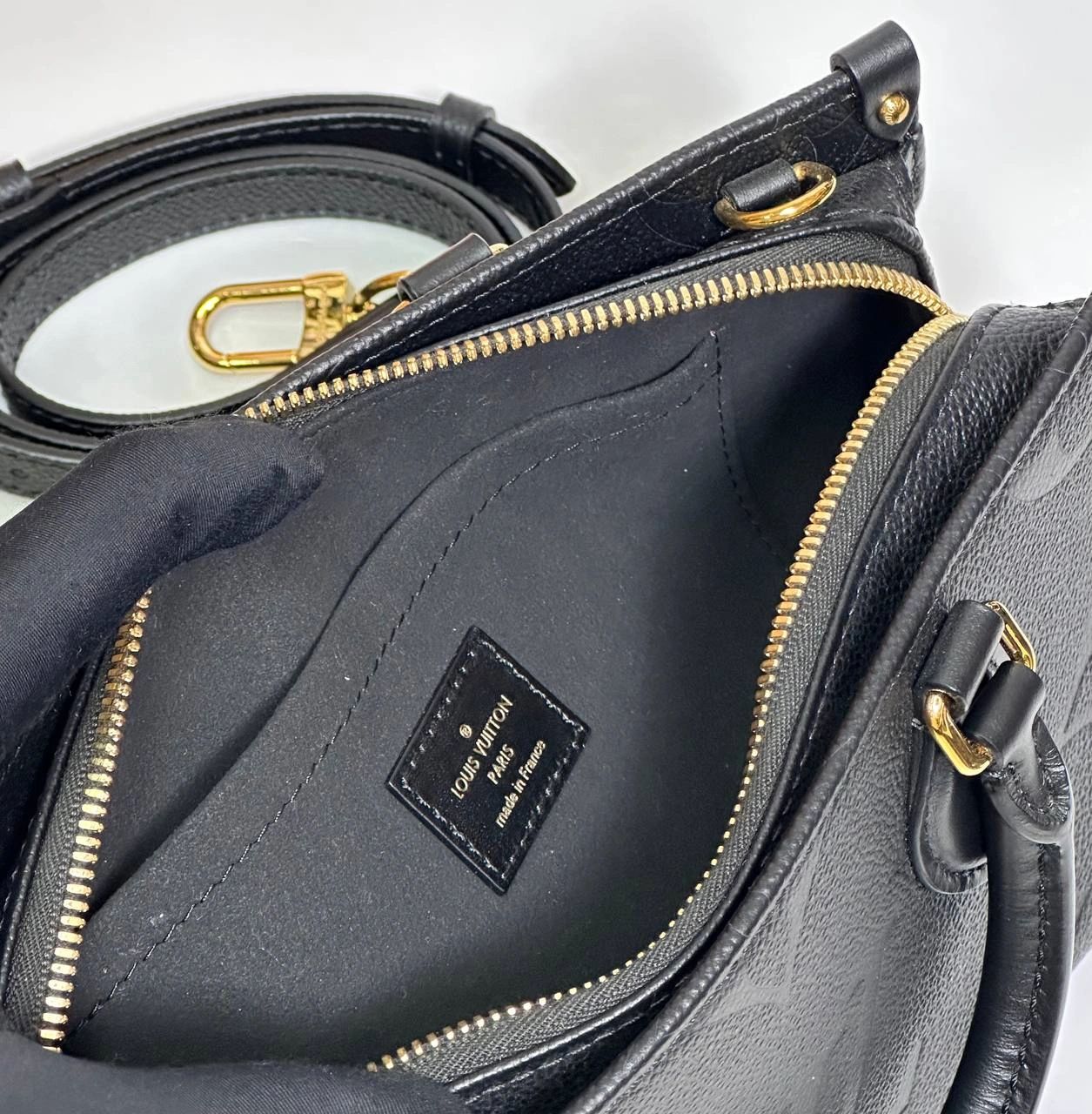 Louis Vuitton OnTheGo East West M23640 Black Monogram Empreinte Leather Tote Bag - Image 6