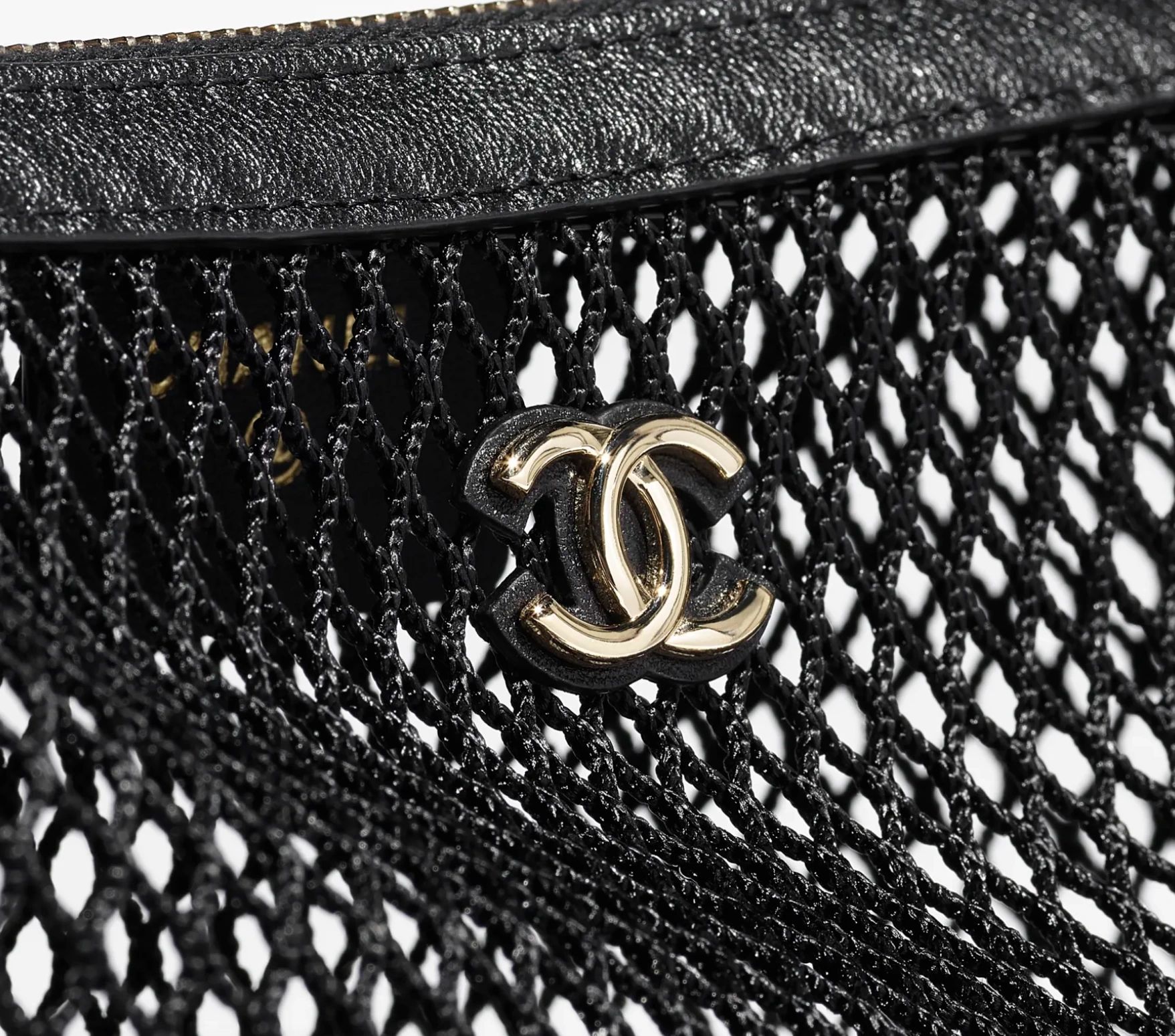 Chanel Clutch with chain Mesh, Shiny Lambskin & Gold-Tone Metal black - Image 4