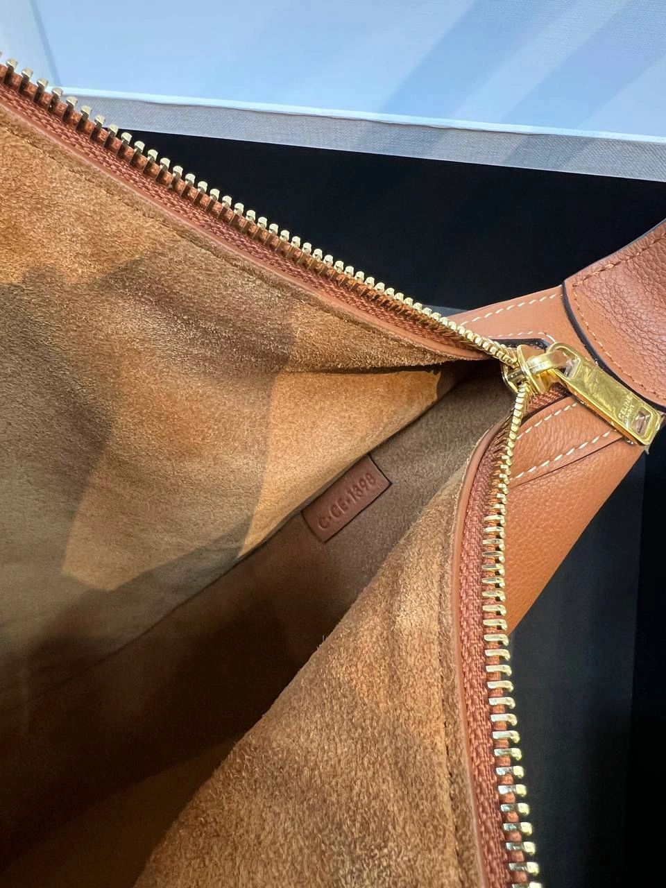 Celine HELOISE CUIR TRIOMPHE BAG IN SUPPLE CALFSKIN TAN - Image 6