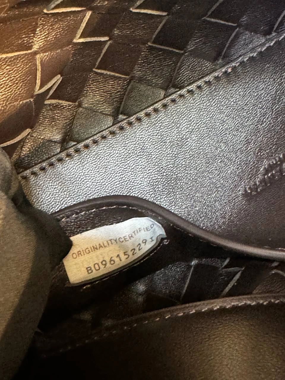 Bottega Veneta Small Andiamo black - Image 4
