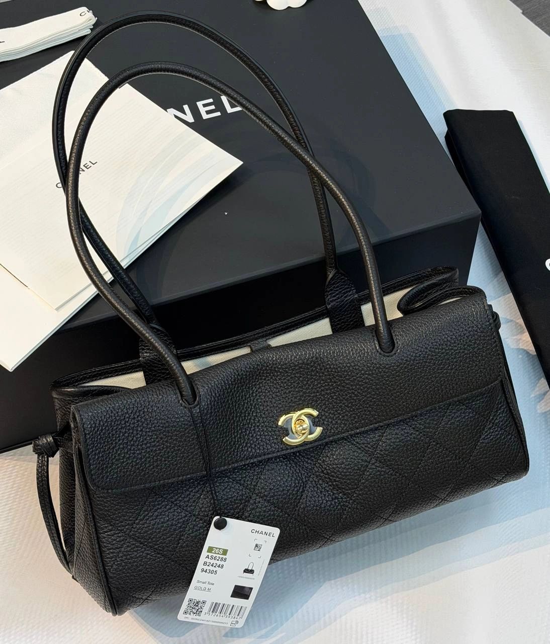 Chanel Small Shopping Bag Grained Calfskin & Gold-Tone Metal Black - Image 4