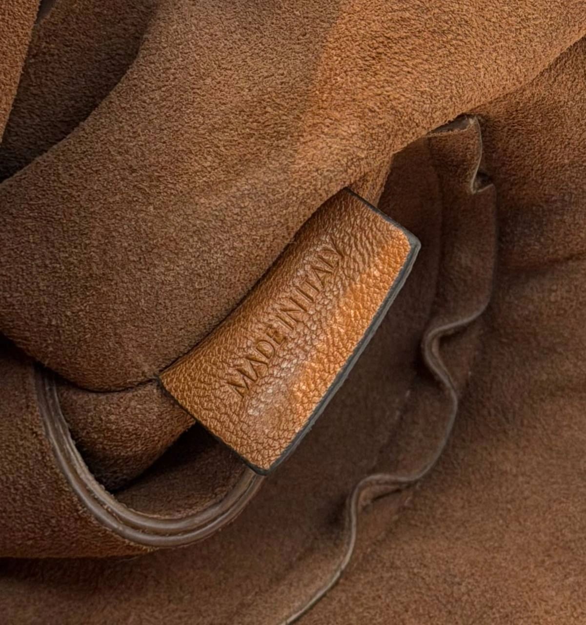 Celine SOFT TRIOMPHE BESACE IN SUPPLE SHINY LAMBSKIN tan - Image 6