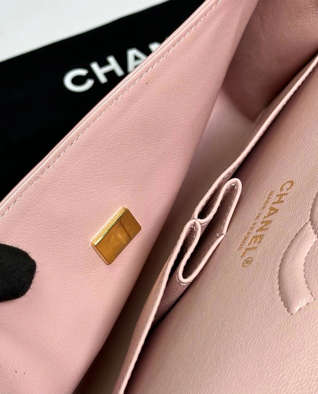 Chanel Classic 11.12 gold Tone Metal Pink - Image 6
