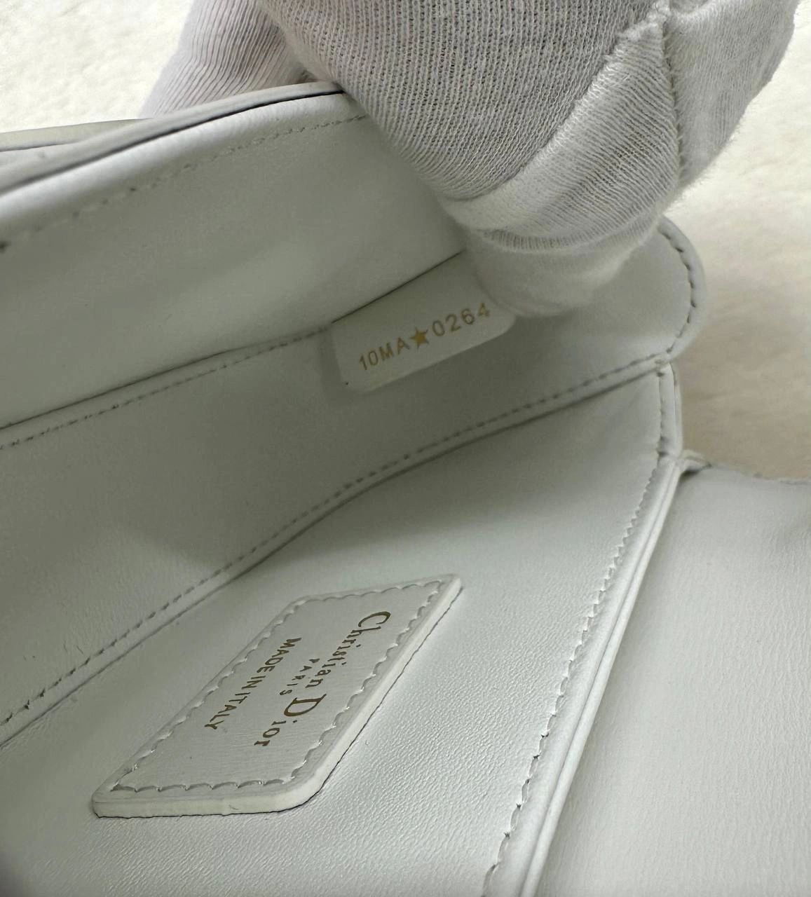 Dior Medium 30 Montaigne Avenue Top Handle Bag white - Image 7