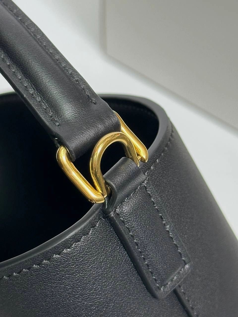 Celine small Louise in smooth calfskin black - Image 8